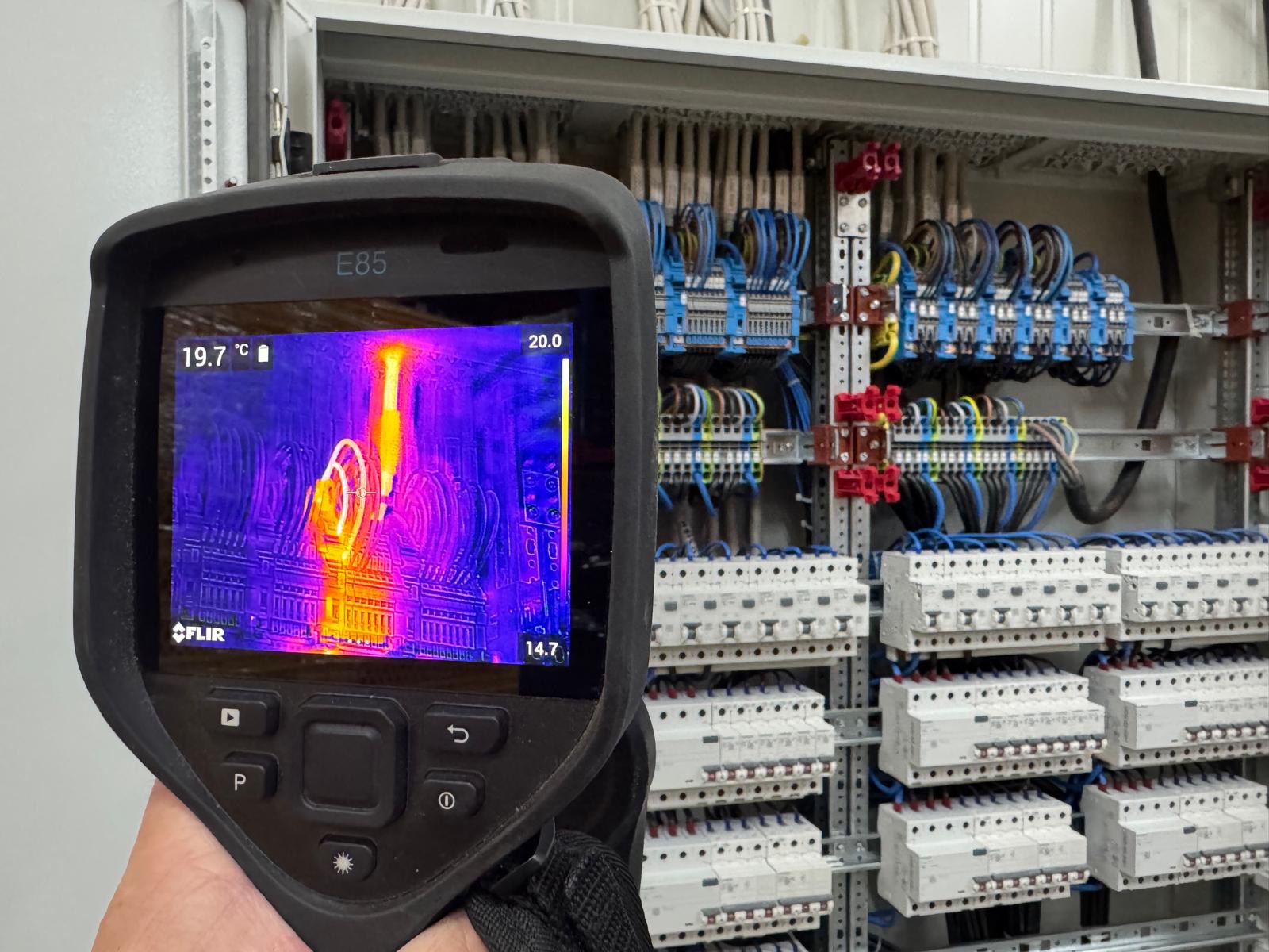 Prüfung sicherheitstechnischer Anlagen mit Videoendoskopie mehrfarbig