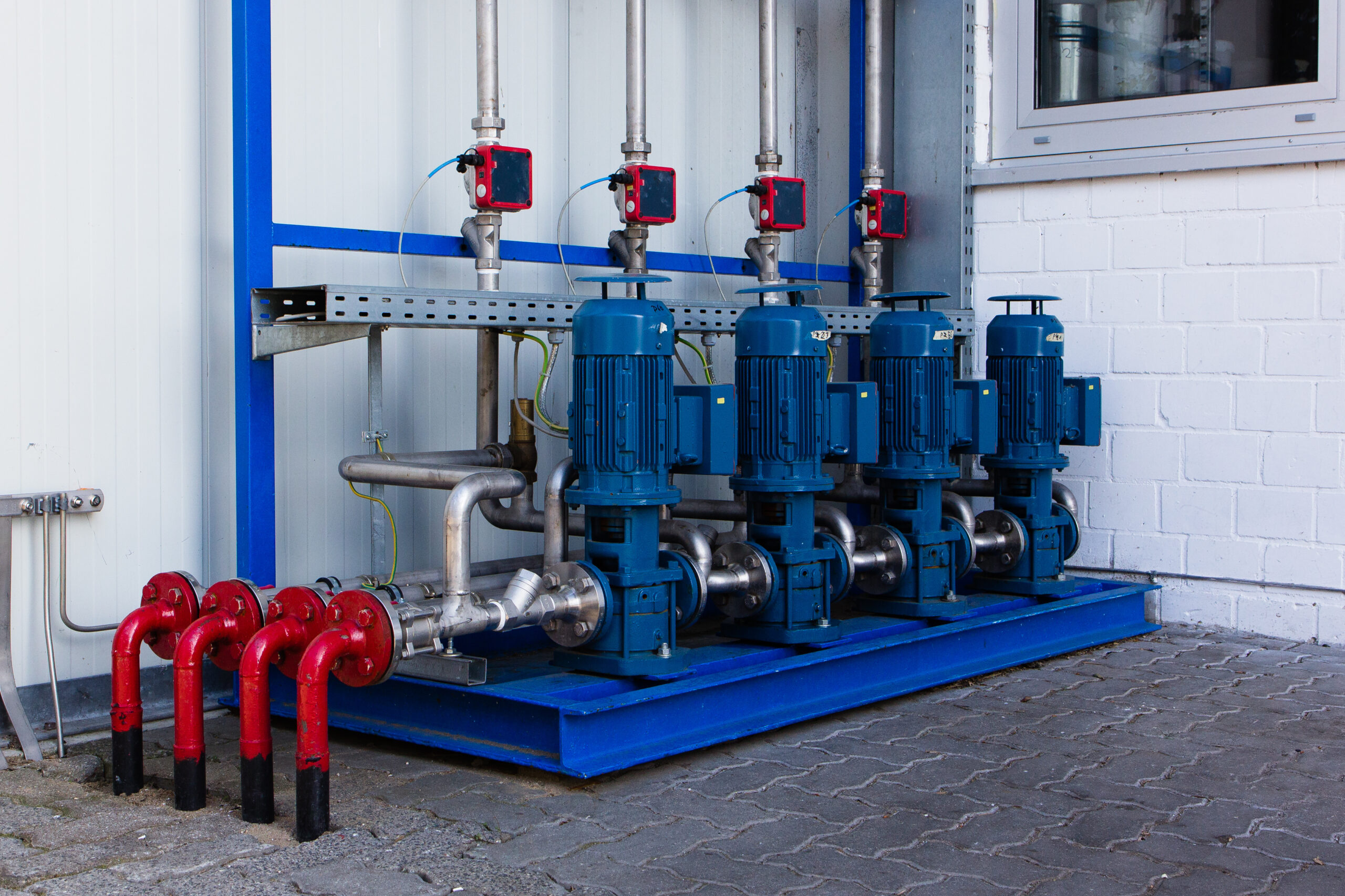 Pumpen blau rot